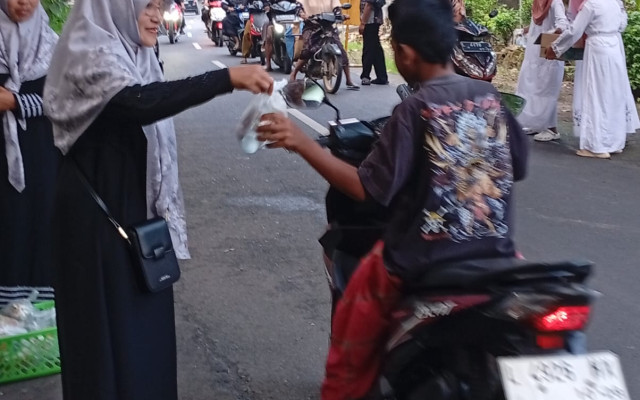 SMPN 4 Kamal Gelar Kegiatan Ramadhan Berbagi, Tebarkan Kepedulian di Bulan Suci